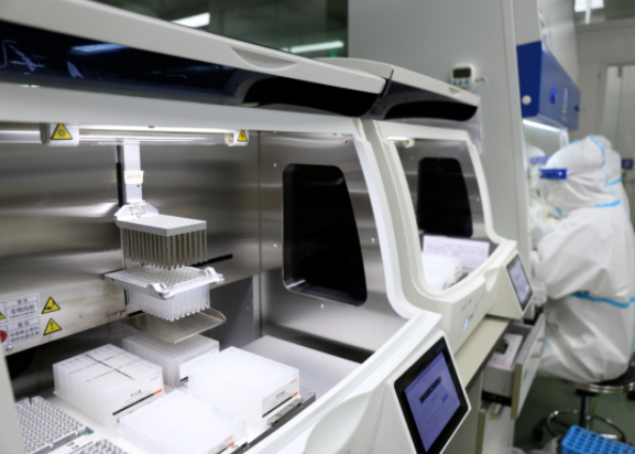 福建象山6座核酸檢測方艙實(shí)驗(yàn)室投入使用(圖1)